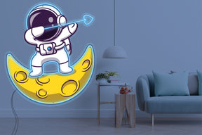 Neon LED schriftzug sign schild light strip hell blau online home dekor, astronaut und der mond